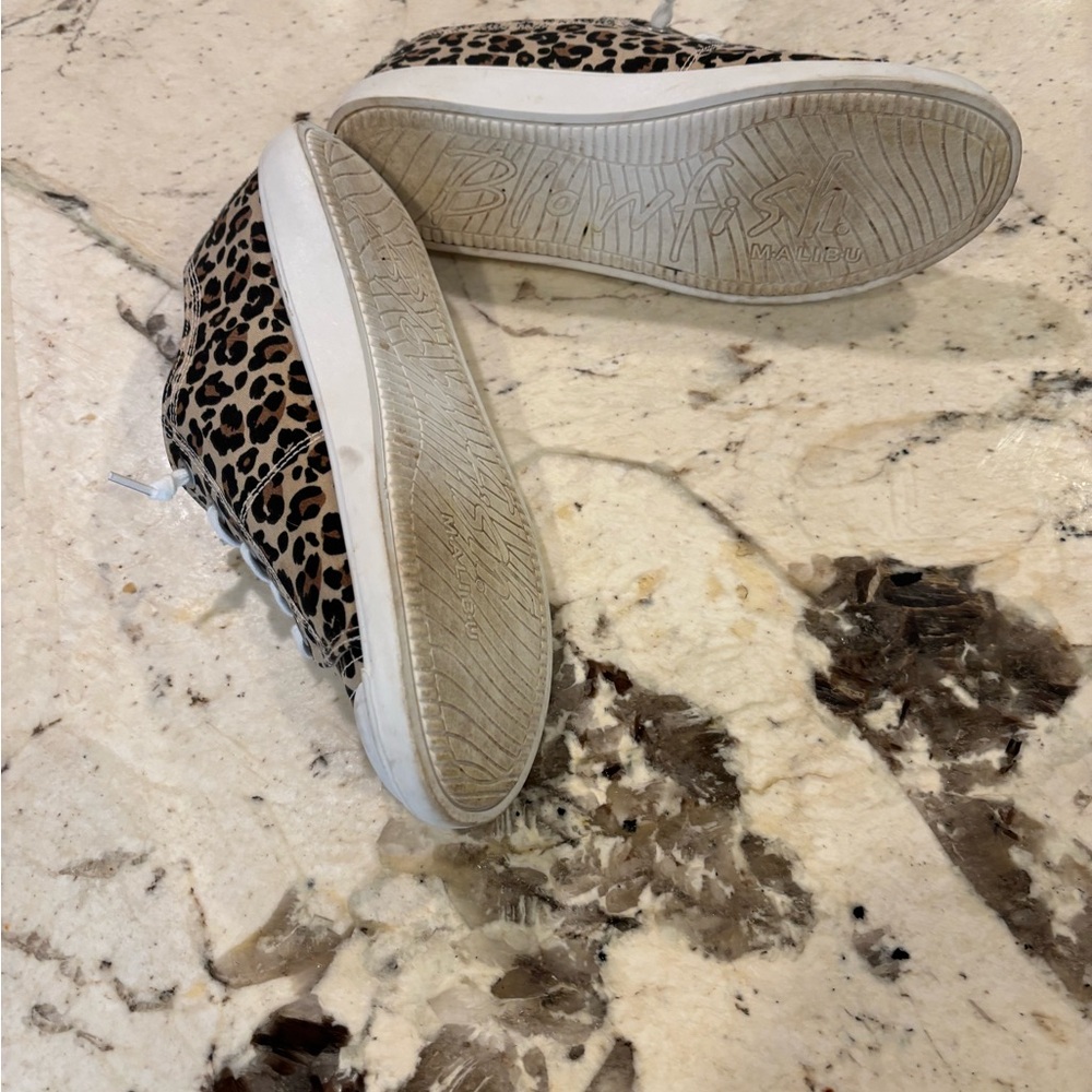 Leopard Pattern Blowfish Sneakers with White Laces - Picture 5 of 7